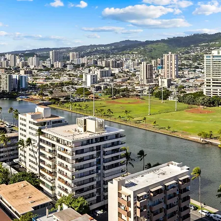 Wyndham Vacation Resorts Royal Garden At Waikiki-3
